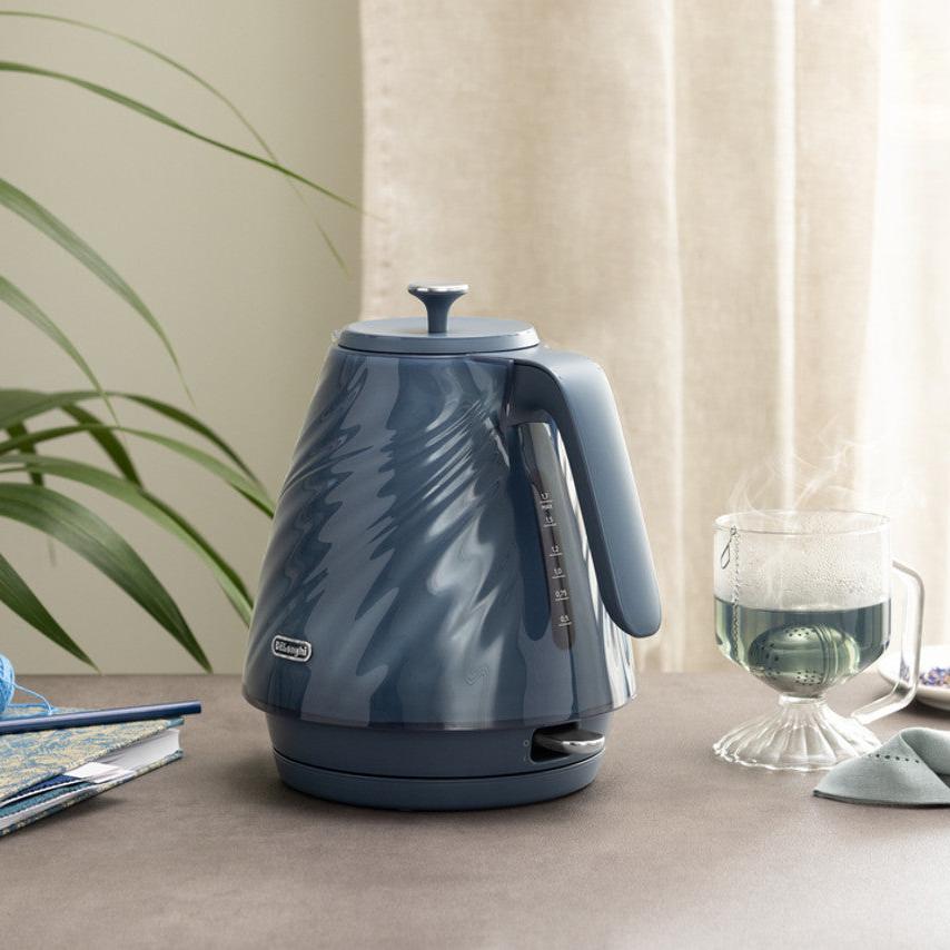 De'Longhi Ballerina Seta Kettle Blue 1.7L