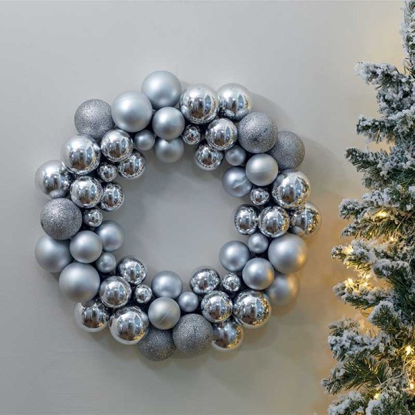 40cm Bauble-Esque Wreath - Silver